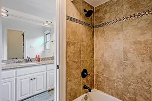 10307 Piping Rock Ln, Houston, TX 77042 - Photo 28