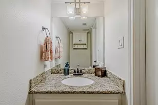 10307 Piping Rock Ln, Houston, TX 77042 - Photo 18