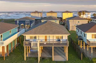 1426 Bluewater Hwy, Surfside Beach, TX 77541 - Photo 1