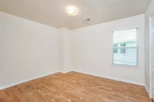13426 Ella Ridge Lane, Houston, TX 77067 - Photo 8