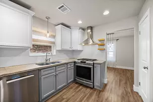 12915 Westleigh Dr, Houston, TX 77077 - Photo 8