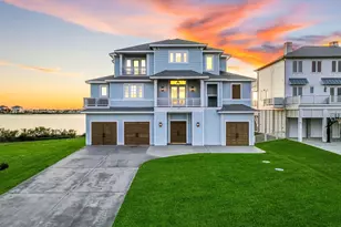 2910 11 Mile Rd, Galveston, TX 77554 - Photo 1