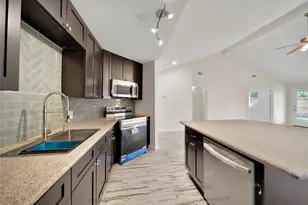 10904 Birch Dr, La Porte, TX 77571 - Photo 2