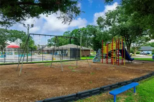 10904 Birch Dr, La Porte, TX 77571 - Photo 40