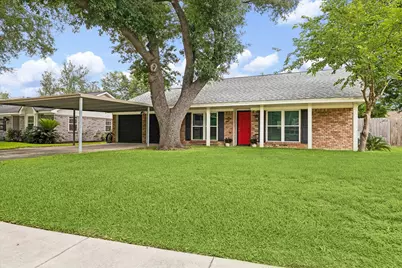 10946 Britt Way, Houston, TX 77043 - Photo 1