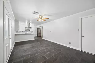 10946 Britt Way, Houston, TX 77043 - Photo 14
