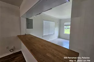 300 Perryman Ave, Palacios, TX 77465 - Photo 10