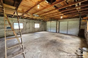 300 Perryman Ave, Palacios, TX 77465 - Photo 20