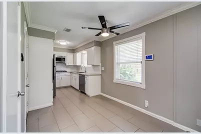 9410 Highmeadow Drive, Houston, TX 77063 - Photo 14