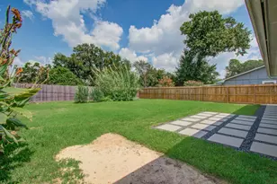 9410 Highmeadow Dr, Houston, TX 77063 - Photo 32