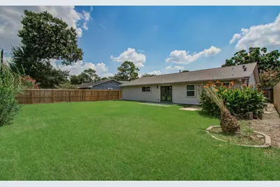 9410 Highmeadow Drive, Houston, TX 77063 - Photo 36