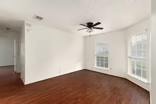 3118 Kempwood Dr, Sugar Land, TX 77479 - Photo 8