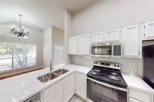 3303 Golden Trails Dr, Houston, TX 77345 - Photo 4