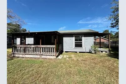 810 W North Street, Livingston, TX 77351 - Photo 2