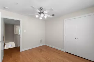 2710 Hullsmith Dr, Houston, TX 77063 - Photo 14