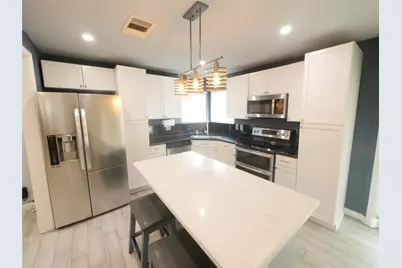 409 Seacrest Boulevard, League City, TX 77573 - Photo 8