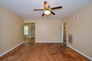 5515 Flamingo Dr, Houston, TX 77033 - Photo 6