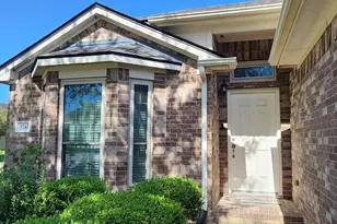 11742 Fortune Park Dr, Houston, TX 77047 - Photo 2