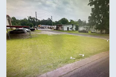220 S Jackson Avenue, Livingston, TX 77351 - Photo 1