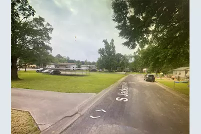 220 S Jackson Avenue, Livingston, TX 77351 - Photo 2