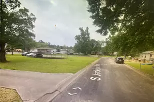 220 S Jackson Ave, Livingston, TX 77351 - Photo 2