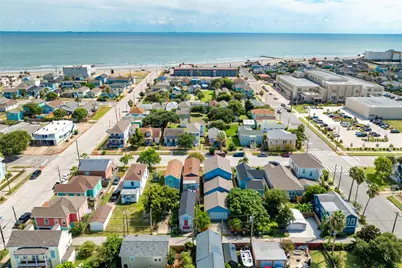 1418 Avenue M 1/2, Galveston, TX 77550 - Photo 32
