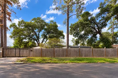 10026 Whiteside Lane, Houston, TX 77080 - Photo 4