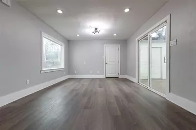 10026 Whiteside Lane, Houston, TX 77080 - Photo 14