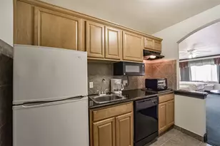 1025 Swanson St, Houston, TX 77030 - Photo 6