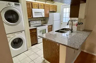 7575 Cambridge St, Houston, TX 77054 - Photo 10