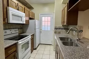 7575 Cambridge St, Houston, TX 77054 - Photo 8