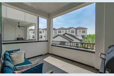 2816 Grand Fountains Drive #B, Houston, TX 77054 - Photo 12