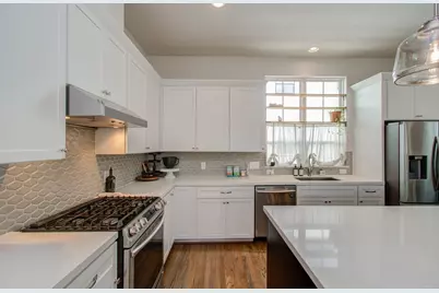 2816 Grand Fountains Drive #B, Houston, TX 77054 - Photo 6
