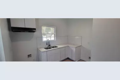 324 New Hampshire Street, Houston, TX 77029 - Photo 2
