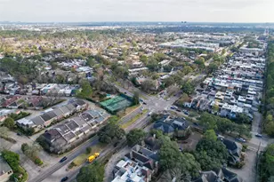 55 Bayou Pointe Dr, Houston, UT 77063 - Photo 42