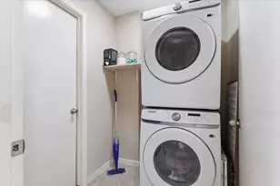 41 Regency Pt, Conroe, TX 77356 - Photo 18