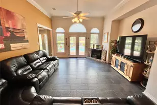 150 Cornelia Ln, Angleton, TX 77515 - Photo 10