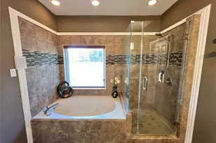 150 Cornelia Ln, Angleton, TX 77515 - Photo 32