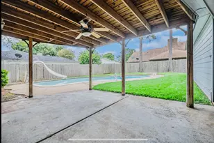 15014 Hollydale Dr, Houston, TX 77062 - Photo 16