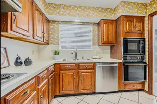 15014 Hollydale Dr, Houston, TX 77062 - Photo 8