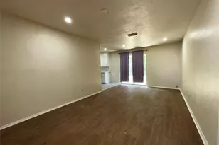 12815 Segrest Dr, Houston, TX 77047 - Photo 6