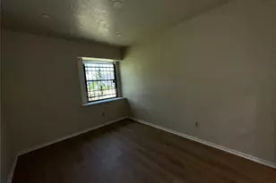 12815 Segrest Dr, Houston, TX 77047 - Photo 16