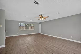 1910 Coupland Dr, La Porte, TX 77571 - Photo 6