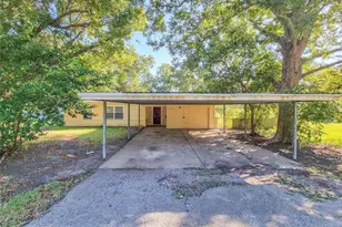 2005 Lenz St, La Marque, TX 77568 - Photo 2