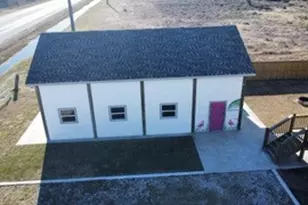 1013 Hwy 87, Crystal Beach, TX 77650 - Photo 14