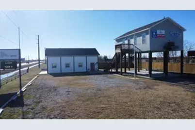 1013 Highway 87, Crystal Beach, TX 77650 - Photo 12