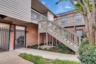 2829 Timmons Ln, Houston, TX 77027 - Photo 2