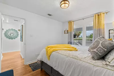 8111 Broadway Street #4, Galveston, TX 77554 - Photo 32