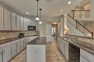 7 Vincent Ct, The Woodlands, TX 77382 - Photo 12