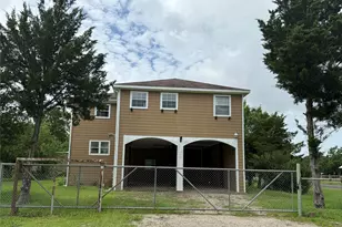 127 Metzwright Dr, Anahuac, TX 77514 - Photo 1